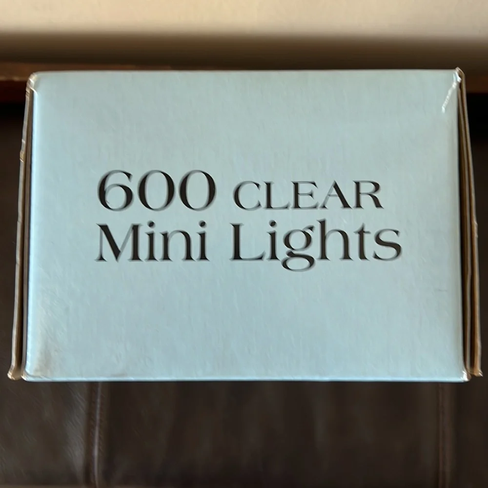 NWOT X-mas 600 Clear Mini Lights For Indoor/Outdoor Use -4 Strings of 150 Bulbs